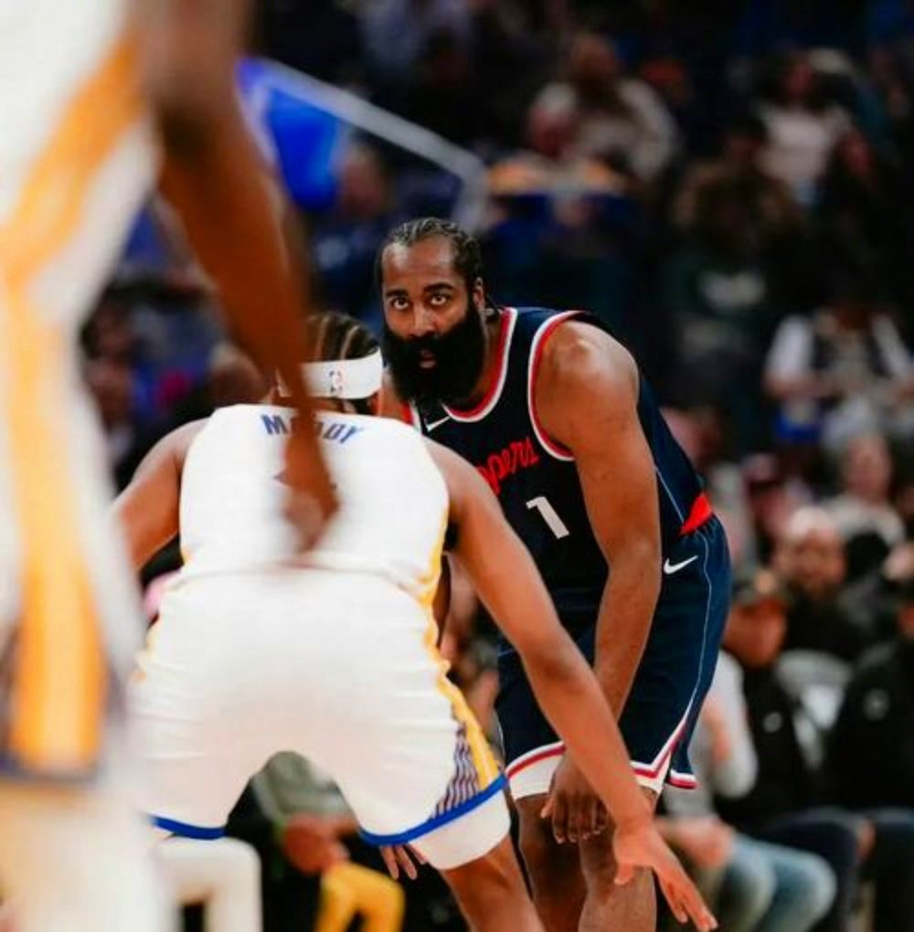 福建队鏖战上海队，哈登统治全场