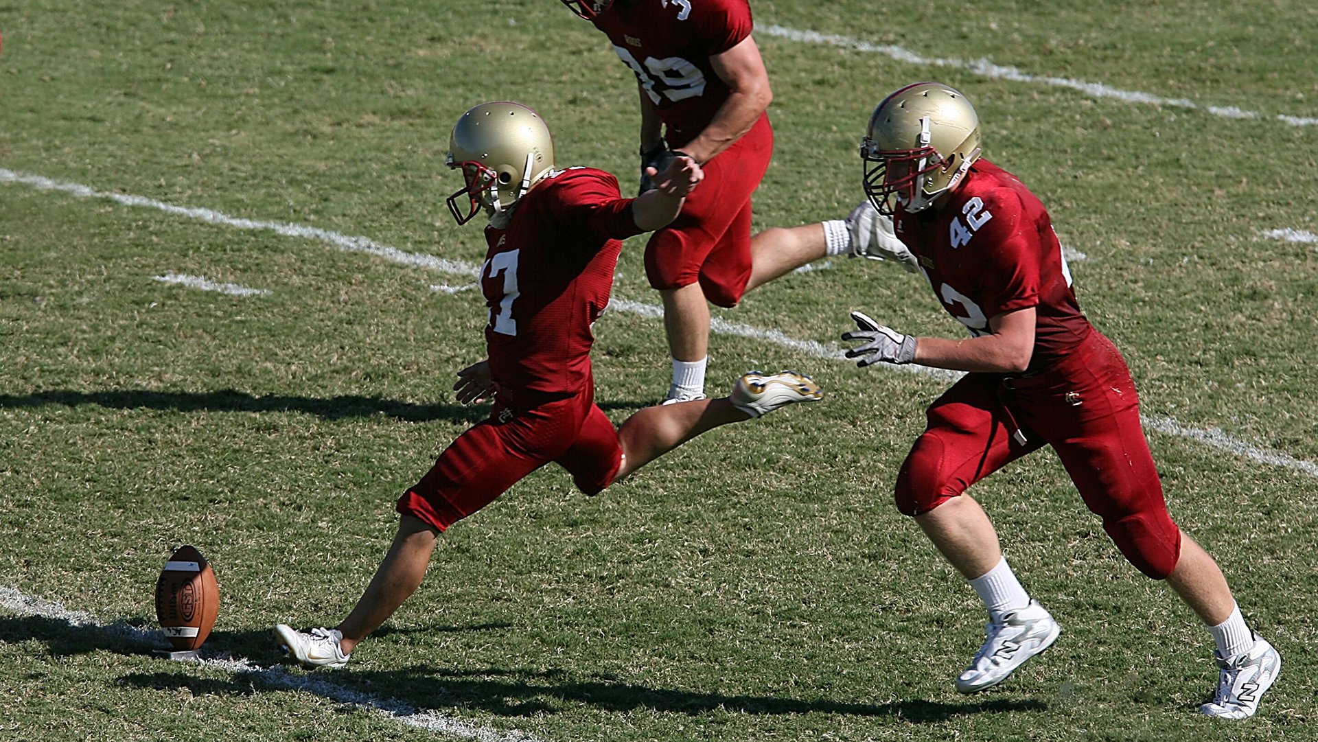 莱万接管美加墨，当东欧铁骑在罗马的阴影下碾过哥伦比亚