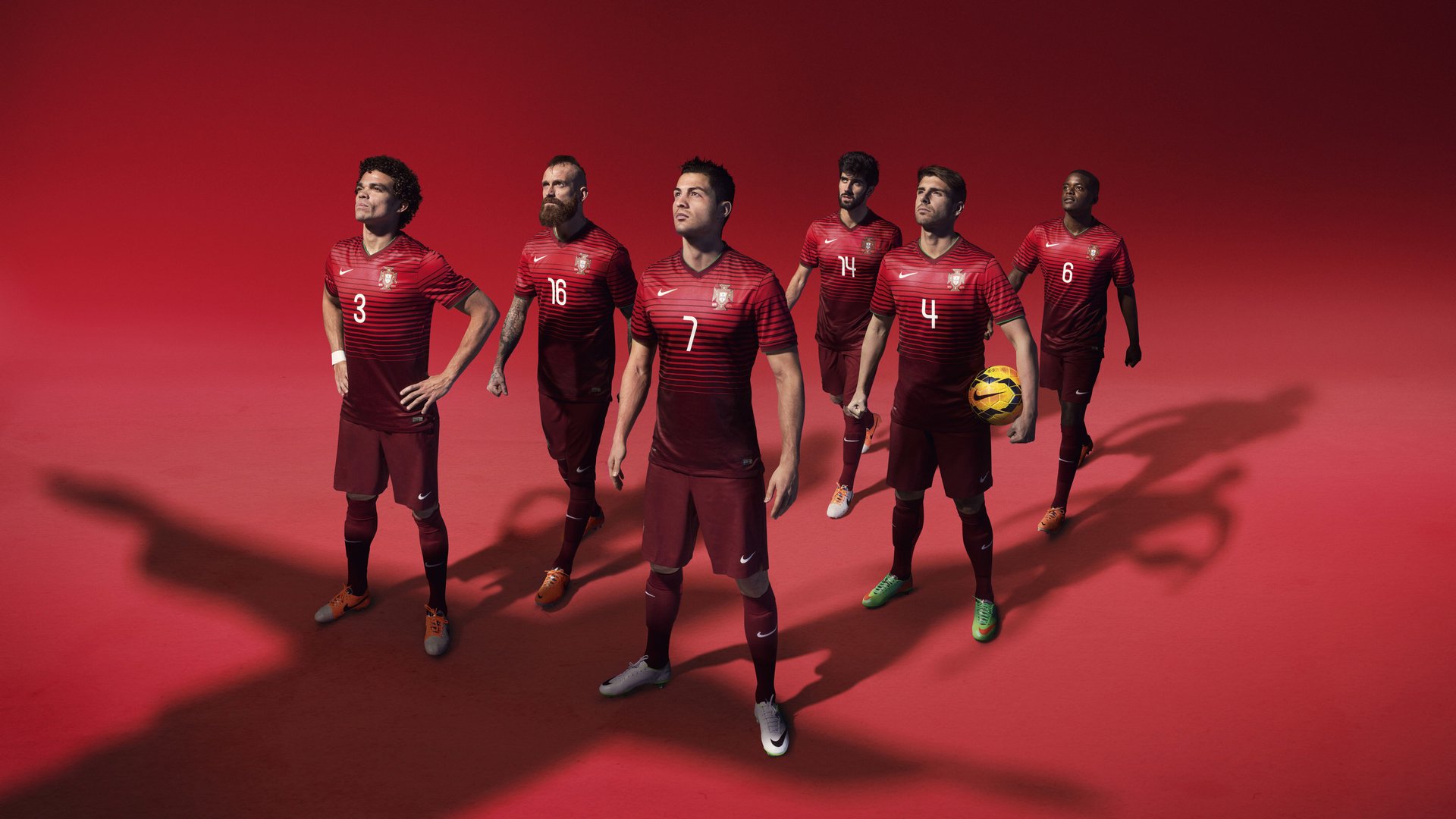 英超争冠焦点战，哥伦比亚踏平爱尔兰，足球版图暗藏霸权密码