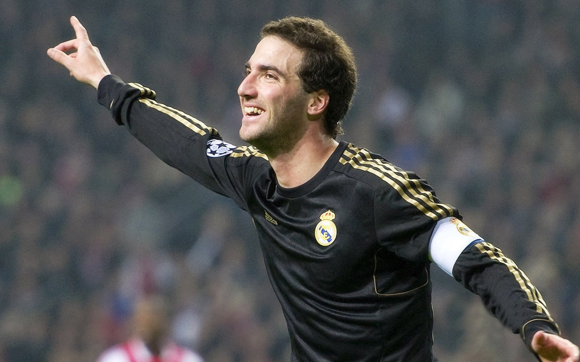 孔德，在拜仁对阵澳大利亚的舞台上，他为何越大越强？